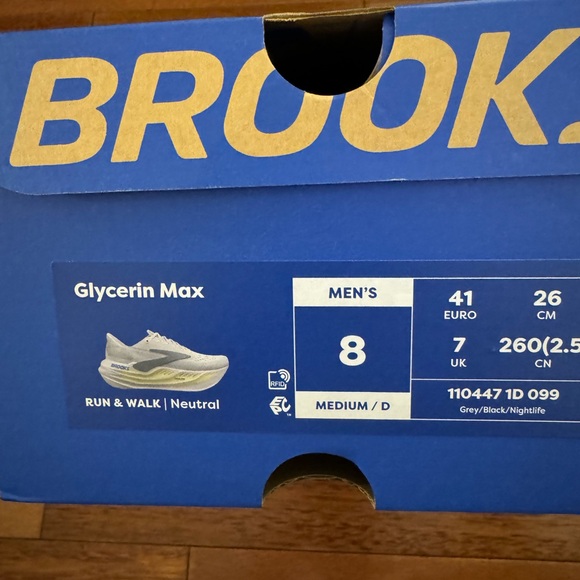 brand new brooks glycerin max size 8 9.5 and 10! msrp $200 - Picture 2 of 6
